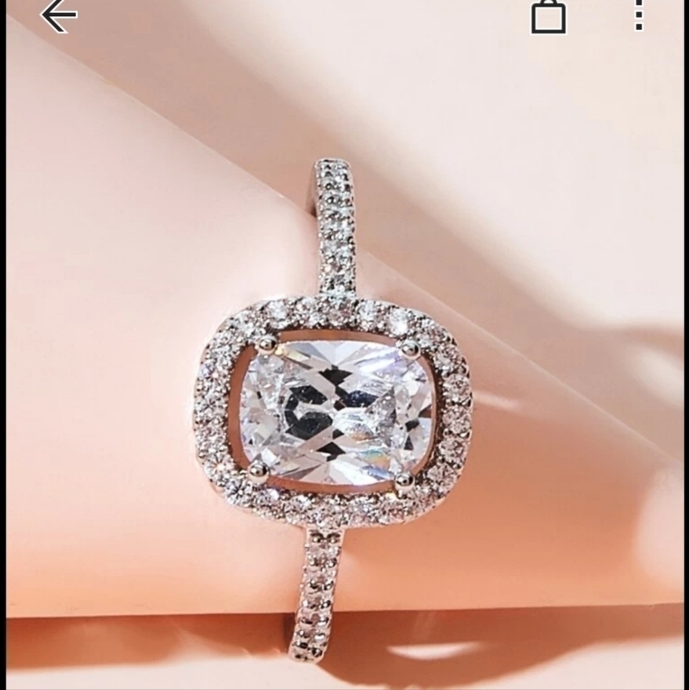 Gorgeous Rhinestone Ring Size 7.5 - Picture 2 of 6